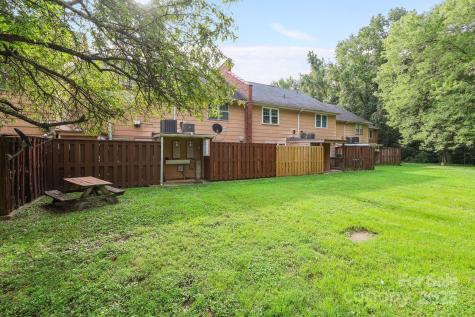 1300 Larchmont Place Salisbury NC 28147