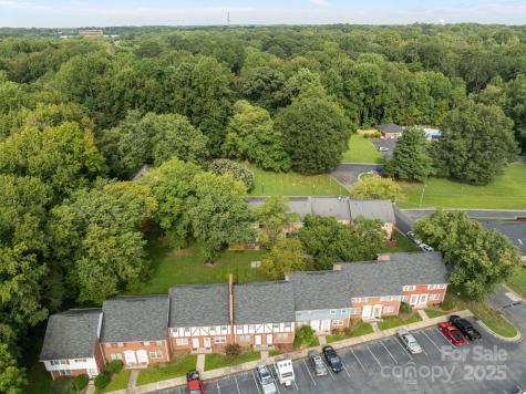 1300 Larchmont Place Salisbury NC 28147