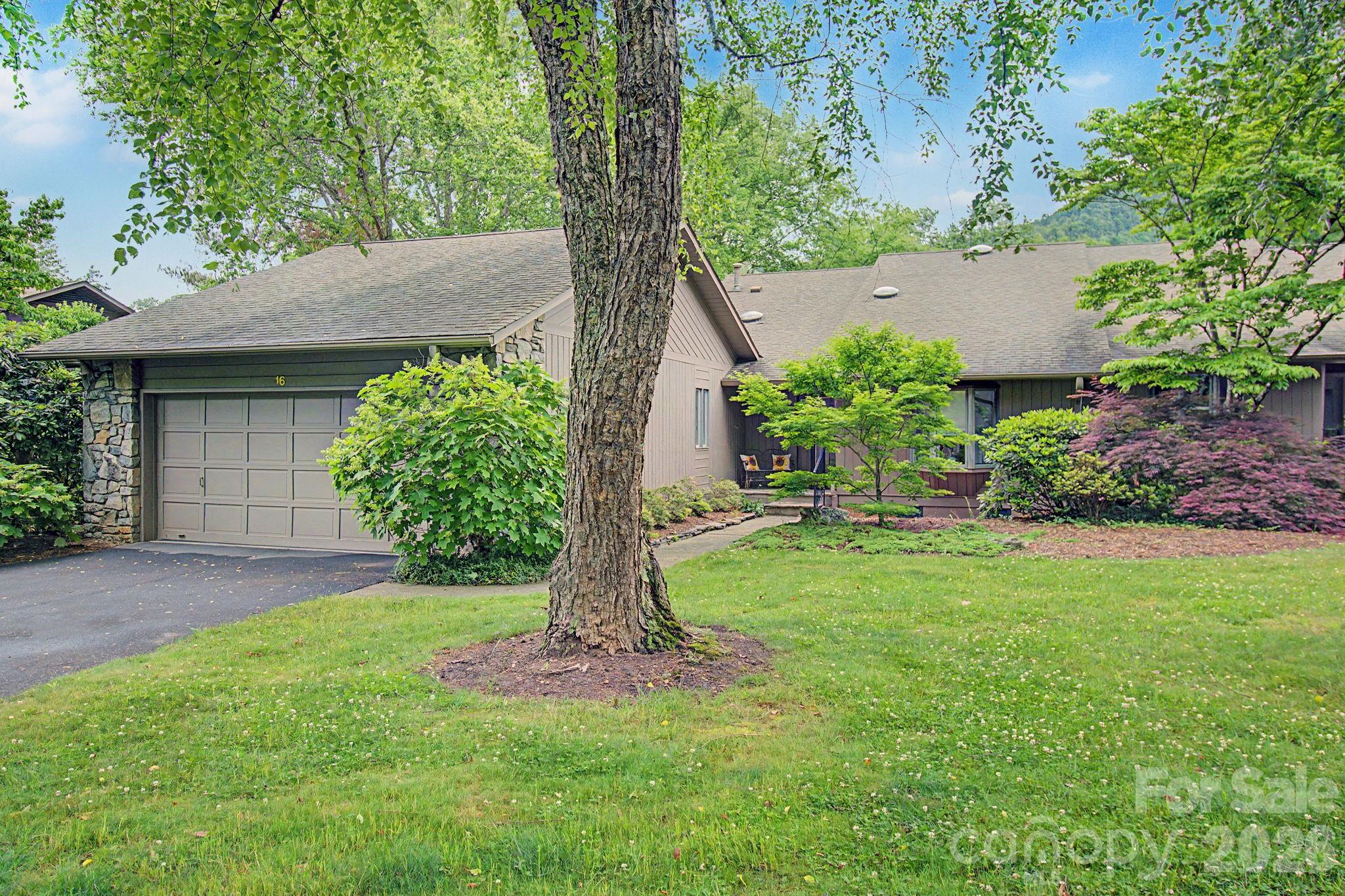 16 Clubside Drive Asheville NC 28804