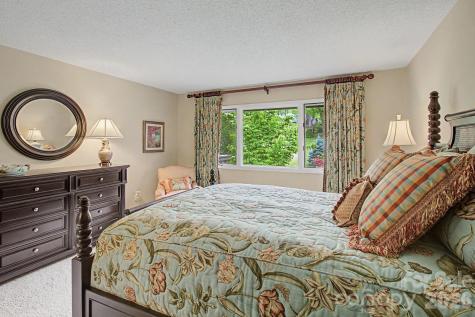 16 Clubside Drive Asheville NC 28804