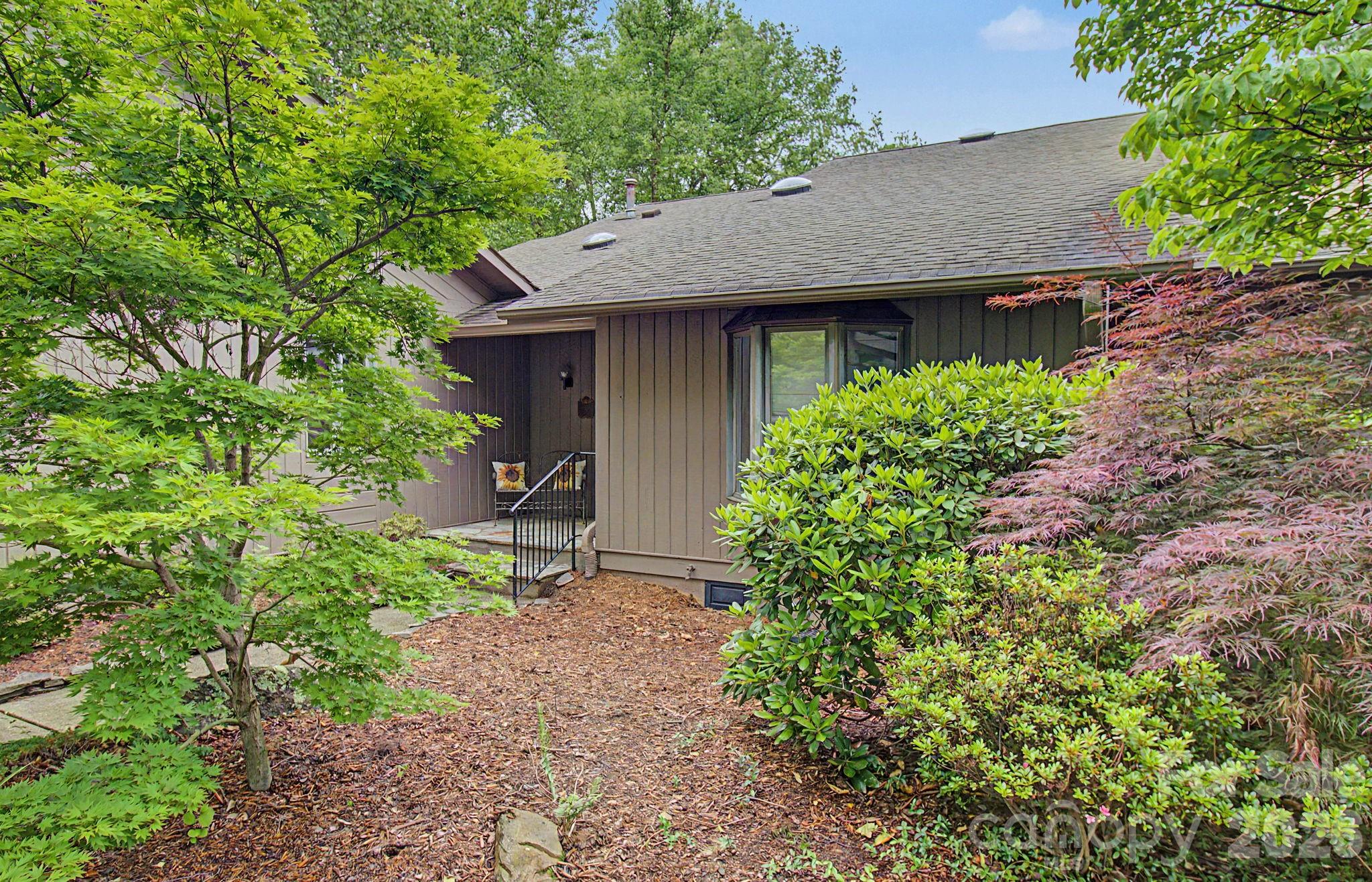 16 Clubside Drive Asheville NC 28804
