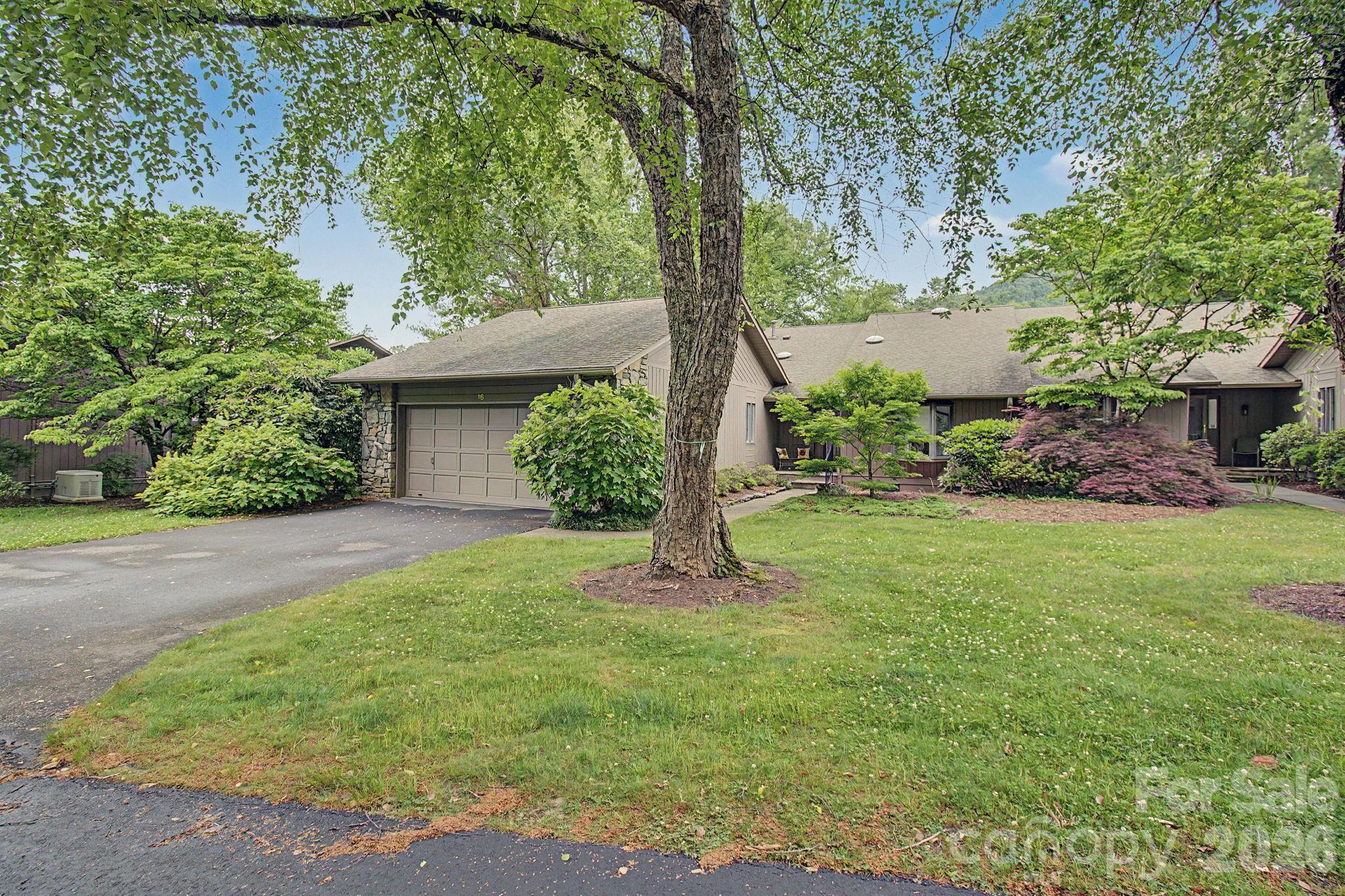 16 Clubside Drive Asheville NC 28804