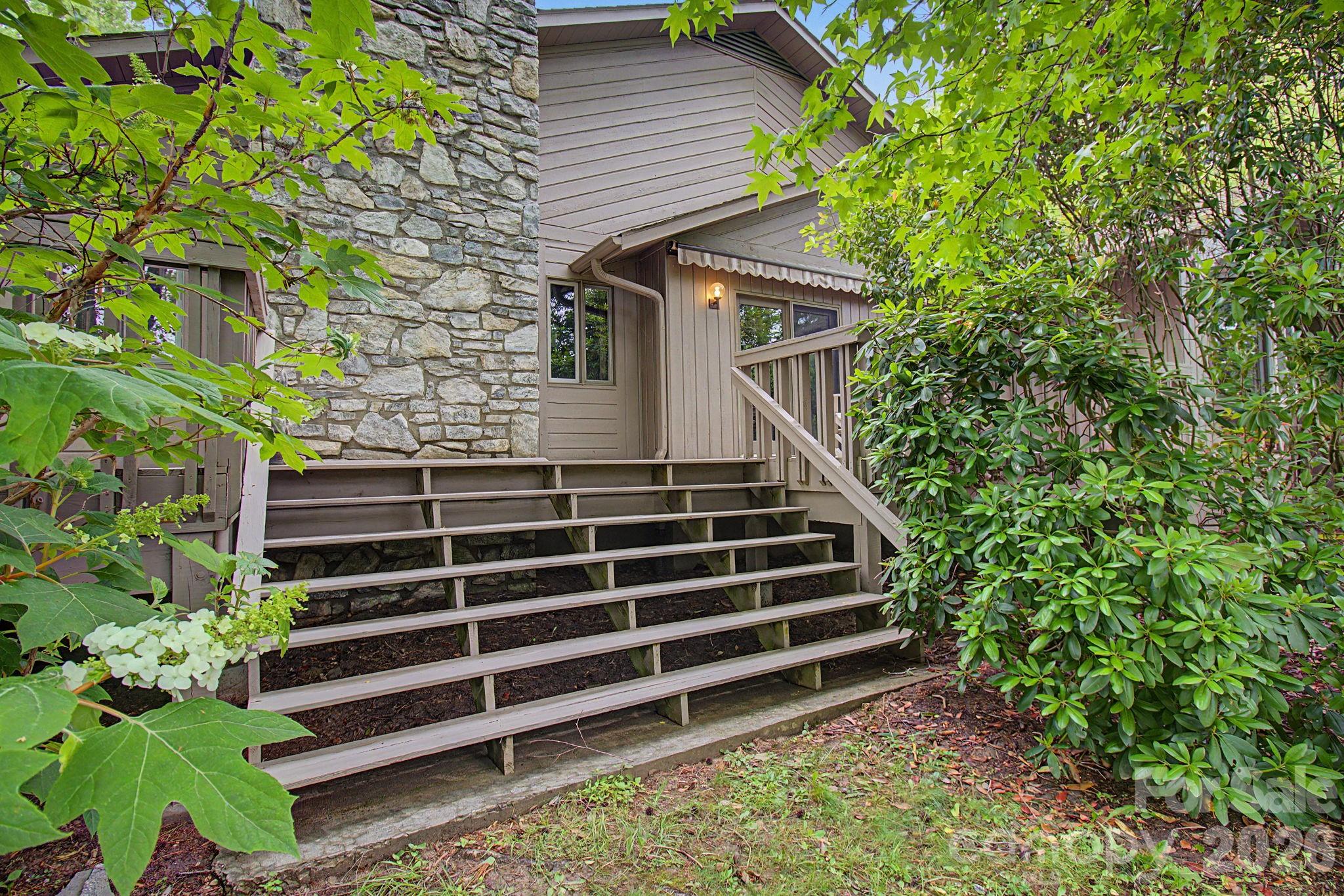 16 Clubside Drive Asheville NC 28804