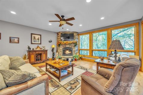 89 Springhouse Drive Elk Park NC 28622