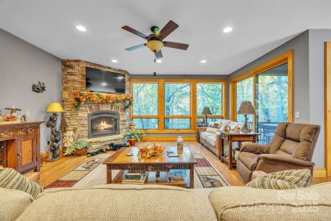 89 Springhouse Drive Elk Park NC 28622