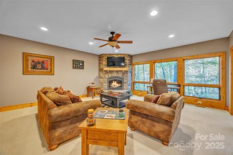 89 Springhouse Drive Elk Park NC 28622