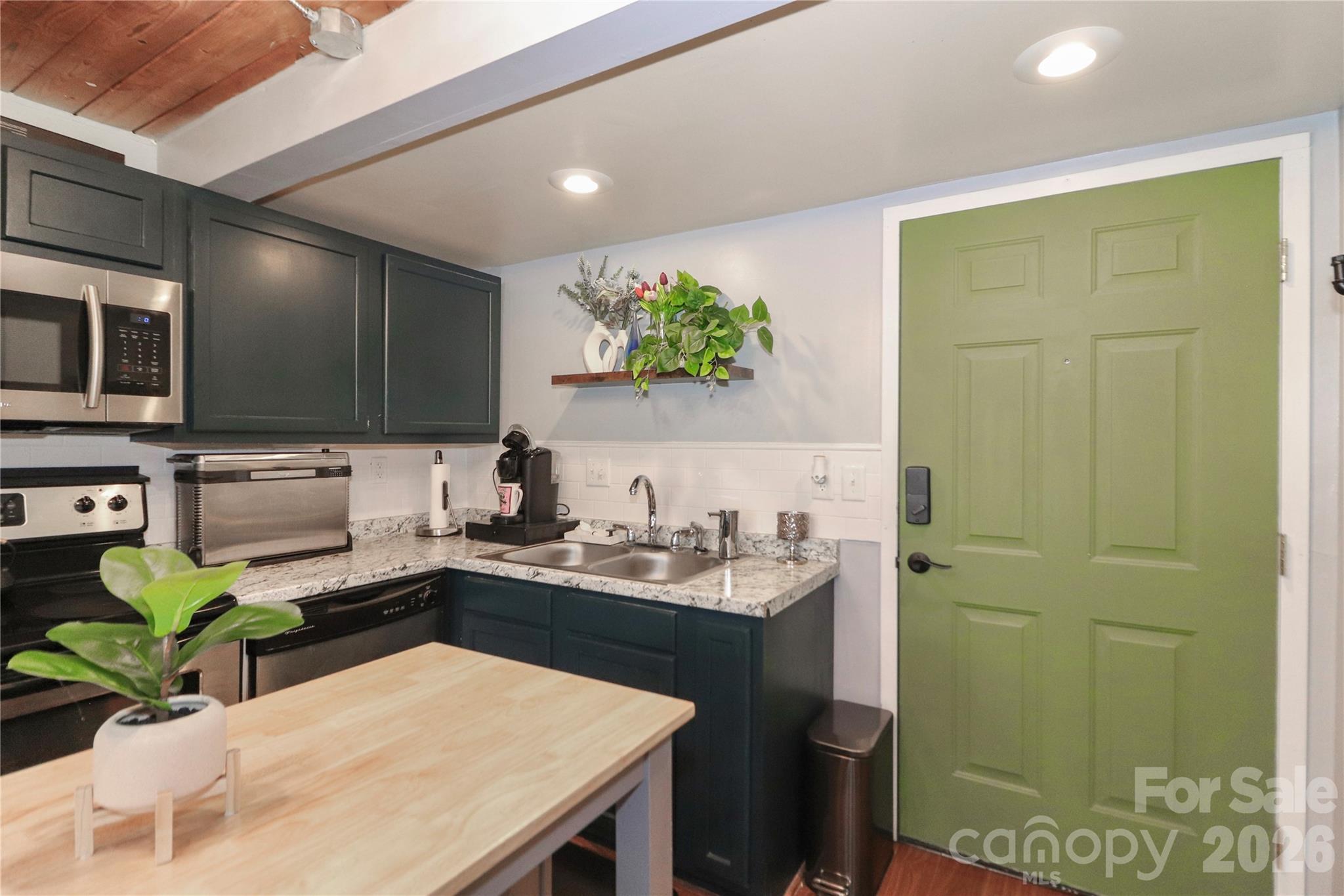 201 S Hoskins Road Charlotte NC 28208