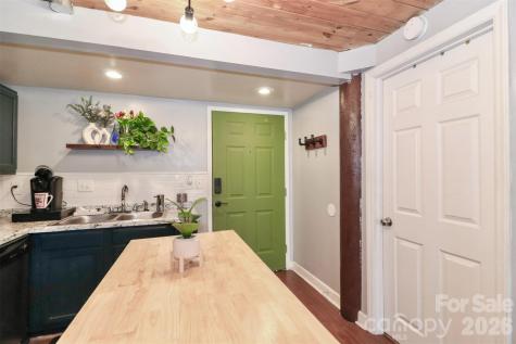 201 S Hoskins Road Charlotte NC 28208