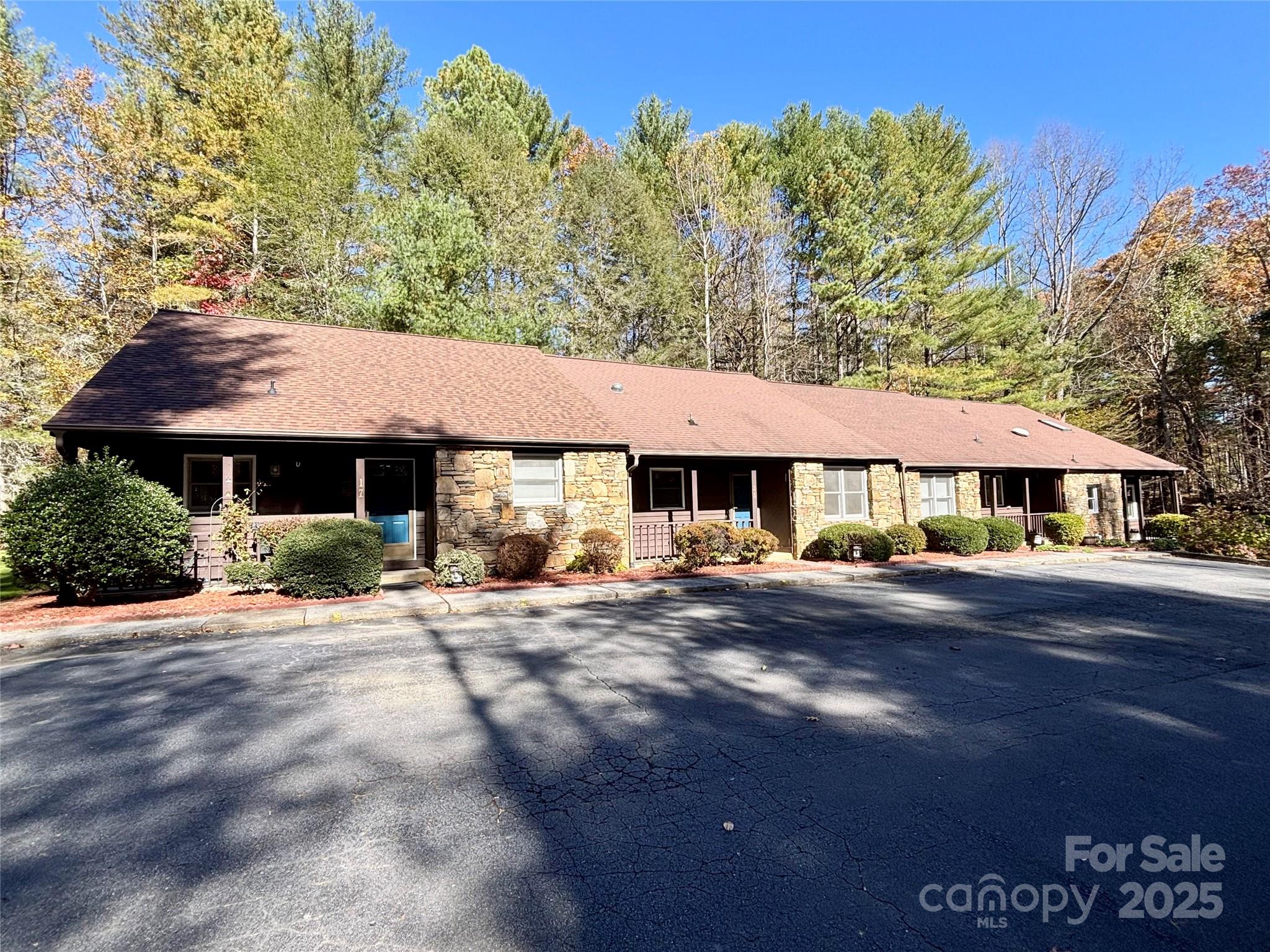 21 Loganwood Lane Etowah NC 28729
