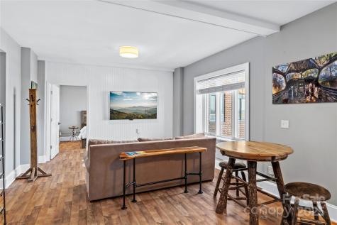 538 N Main Street Hendersonville NC 28792