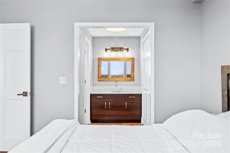 538 N Main Street Hendersonville NC 28792