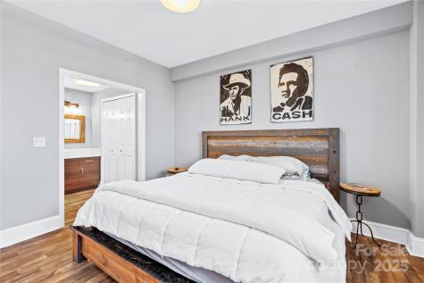 538 N Main Street Hendersonville NC 28792