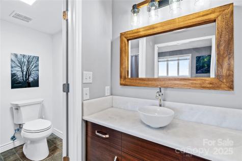 538 N Main Street Hendersonville NC 28792