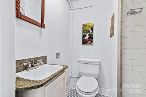 538 N Main Street Hendersonville NC 28792