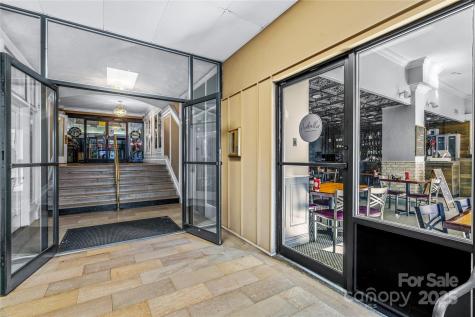 538 N Main Street Hendersonville NC 28792