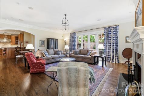2044 Queens Road W Charlotte NC 28207