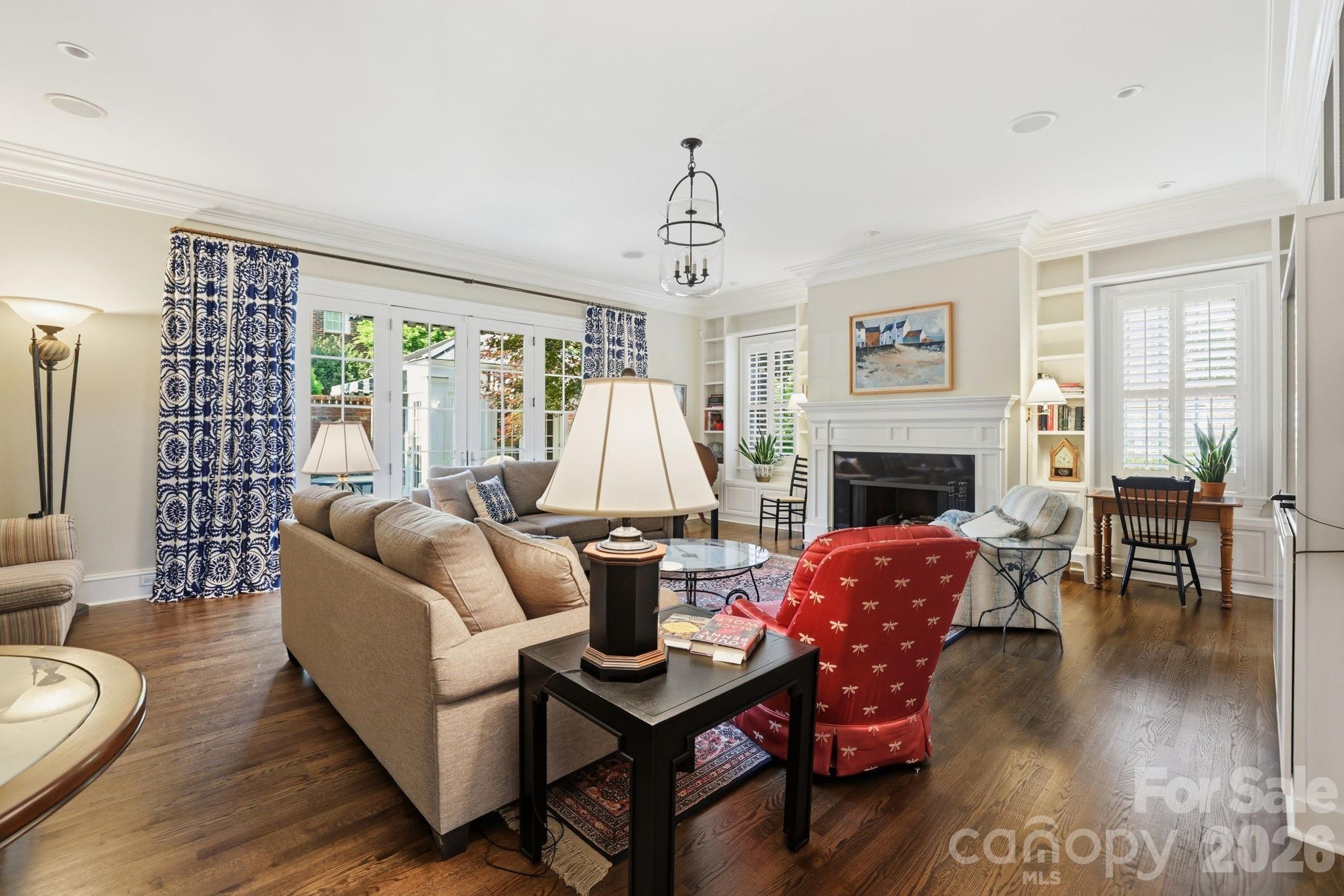 2044 Queens Road W Charlotte NC 28207