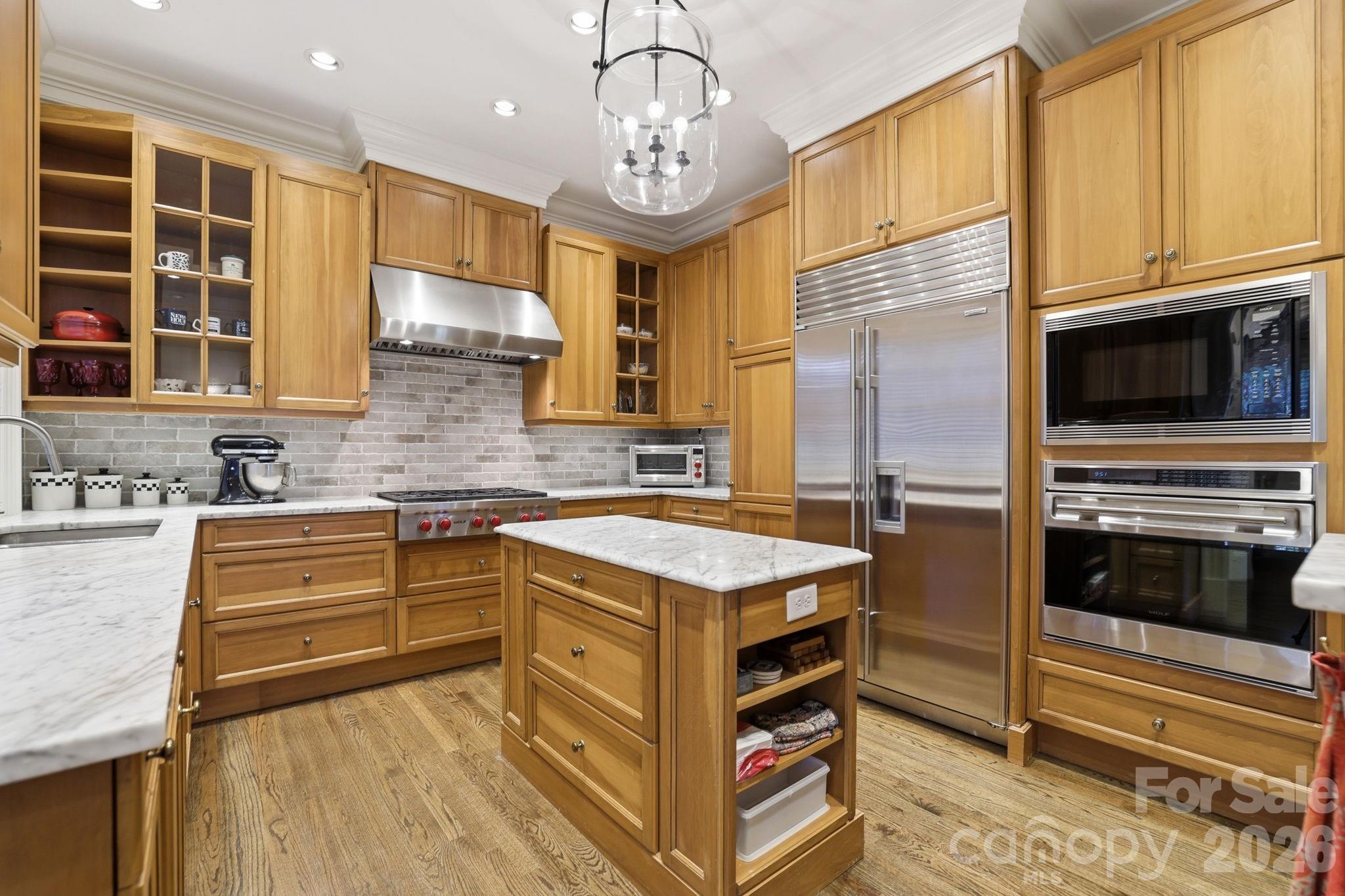 2044 Queens Road W Charlotte NC 28207