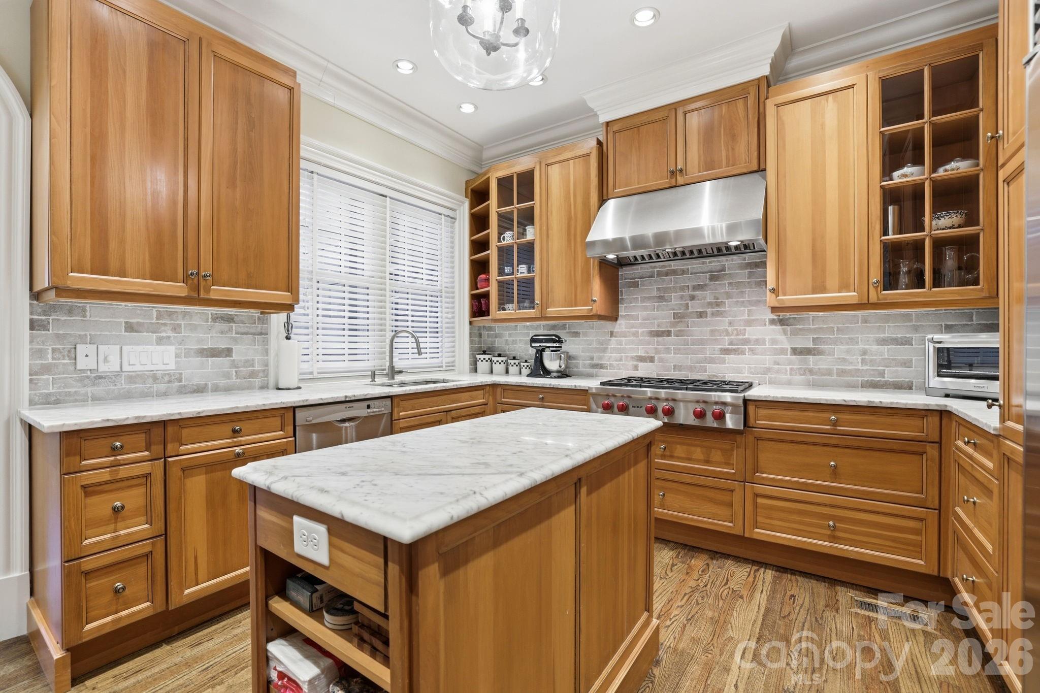 2044 Queens Road W Charlotte NC 28207