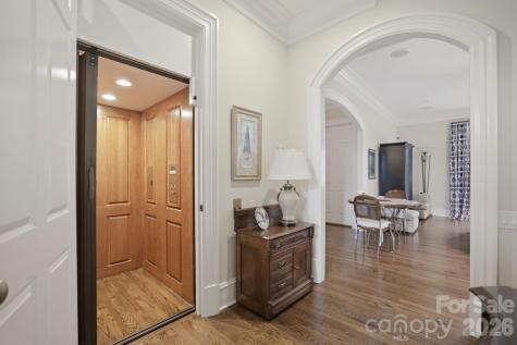 2044 Queens Road W Charlotte NC 28207