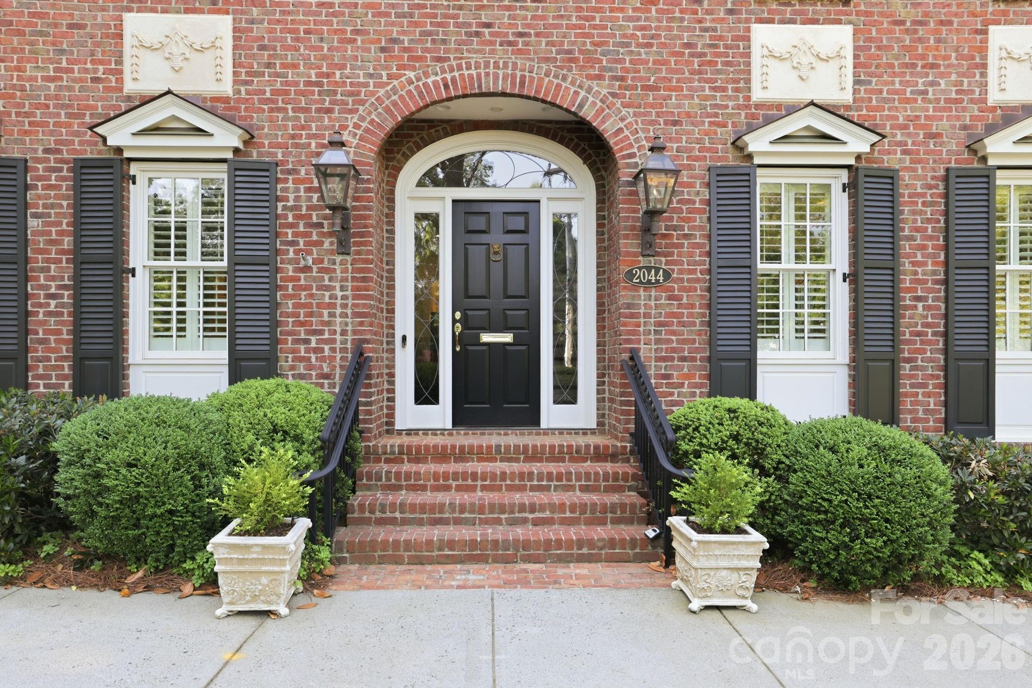 2044 Queens Road W Charlotte NC 28207