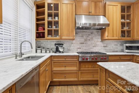 2044 Queens Road W Charlotte NC 28207