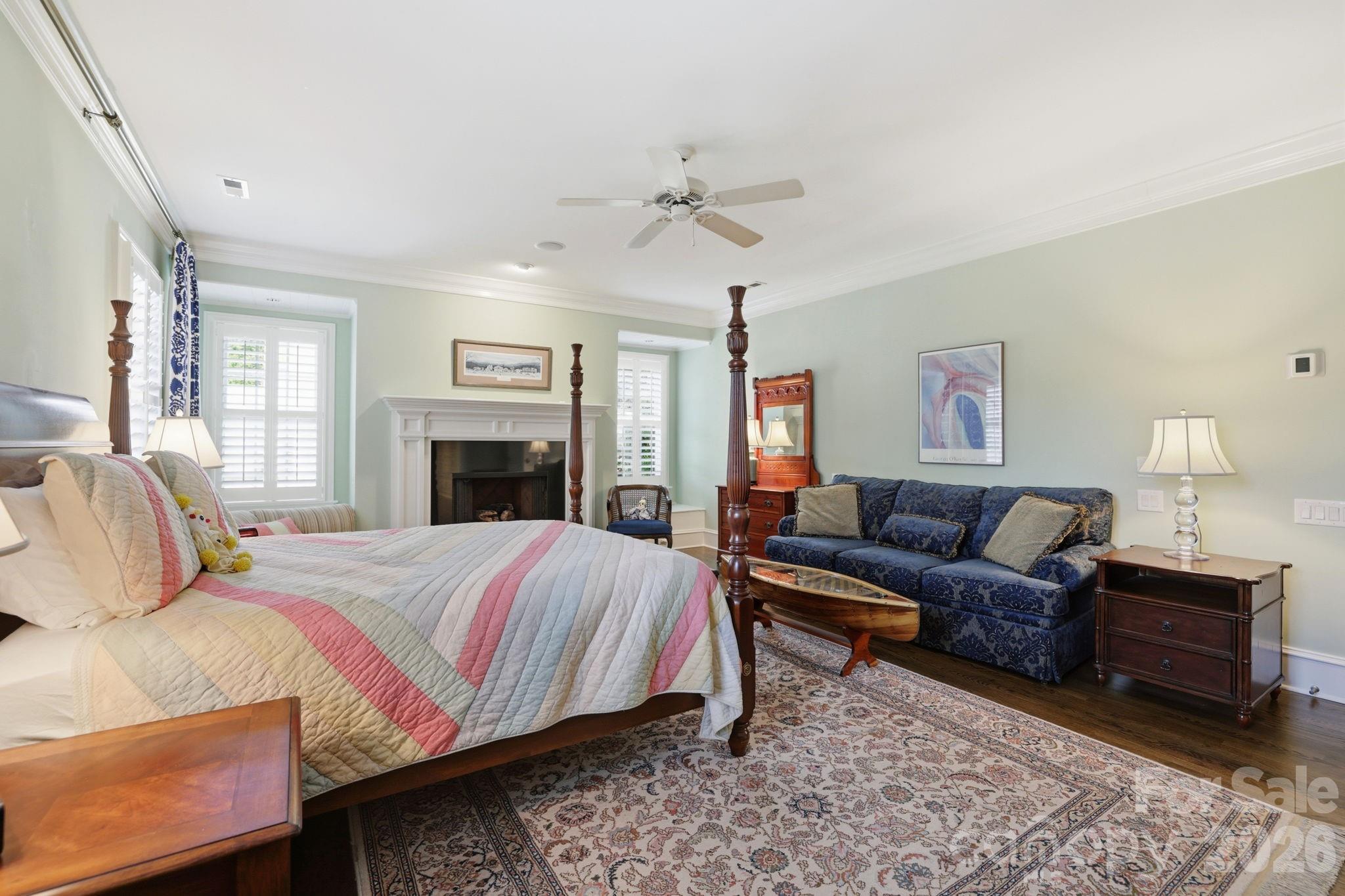 2044 Queens Road W Charlotte NC 28207