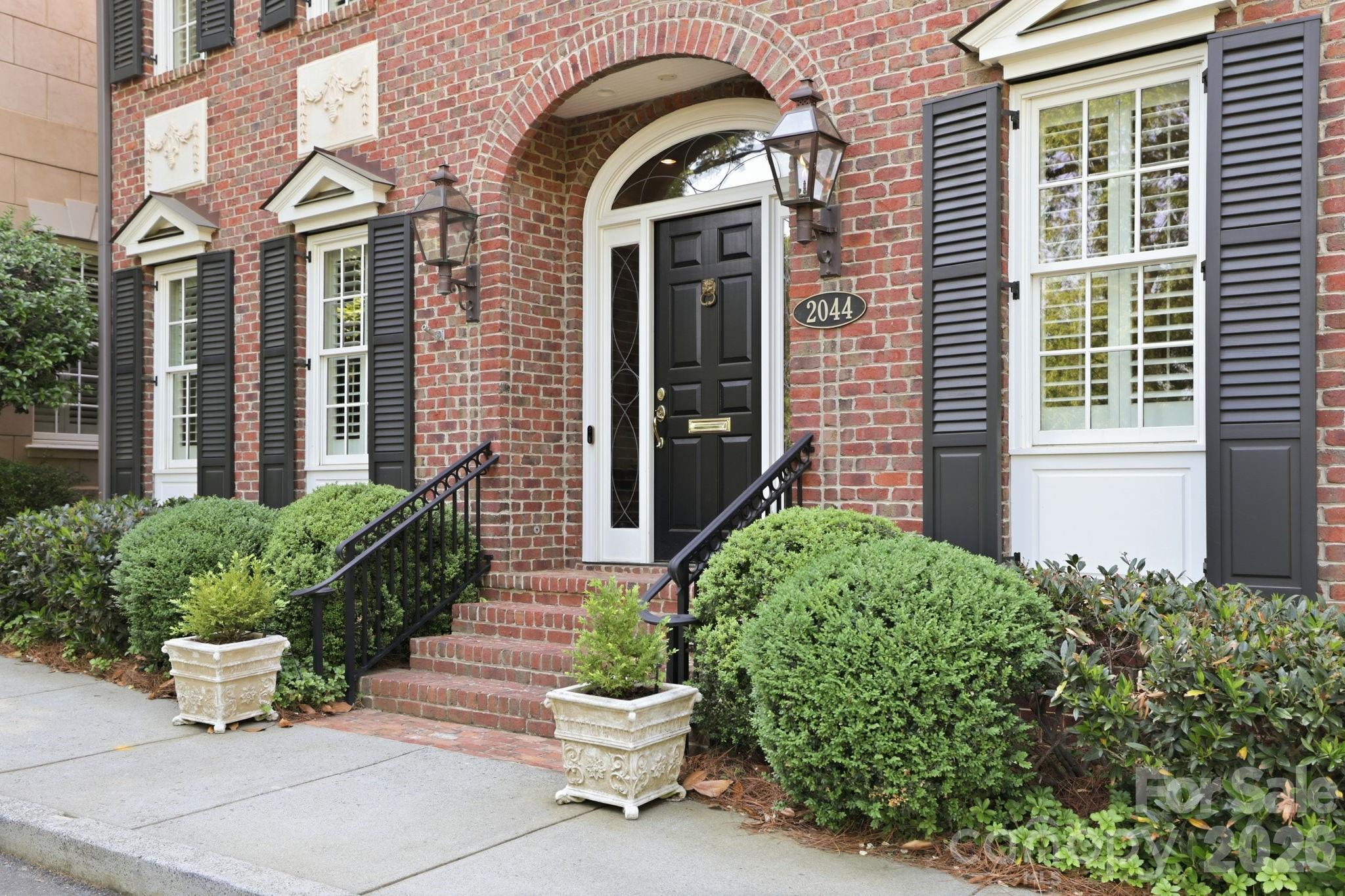2044 Queens Road W Charlotte NC 28207