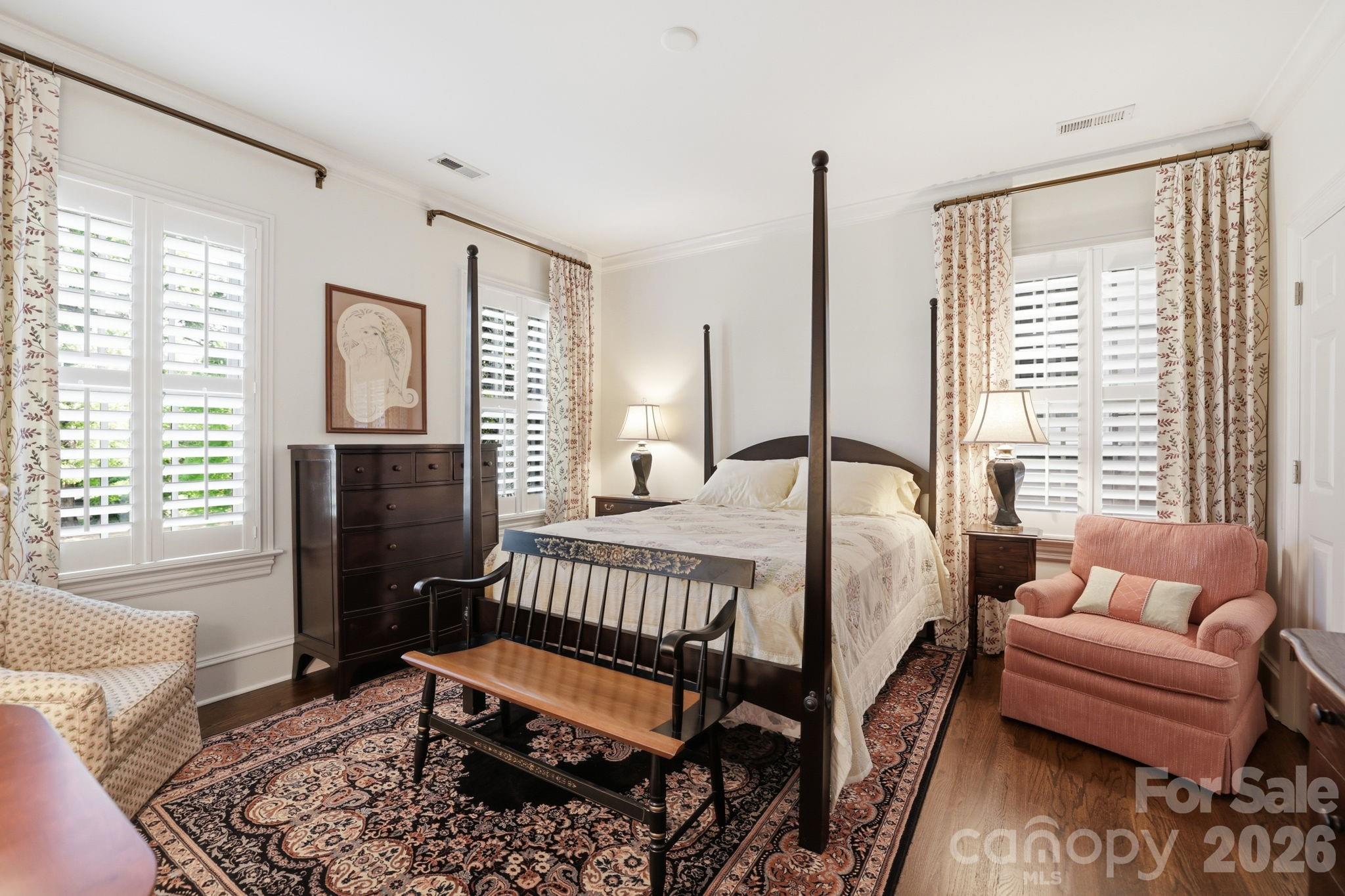 2044 Queens Road W Charlotte NC 28207