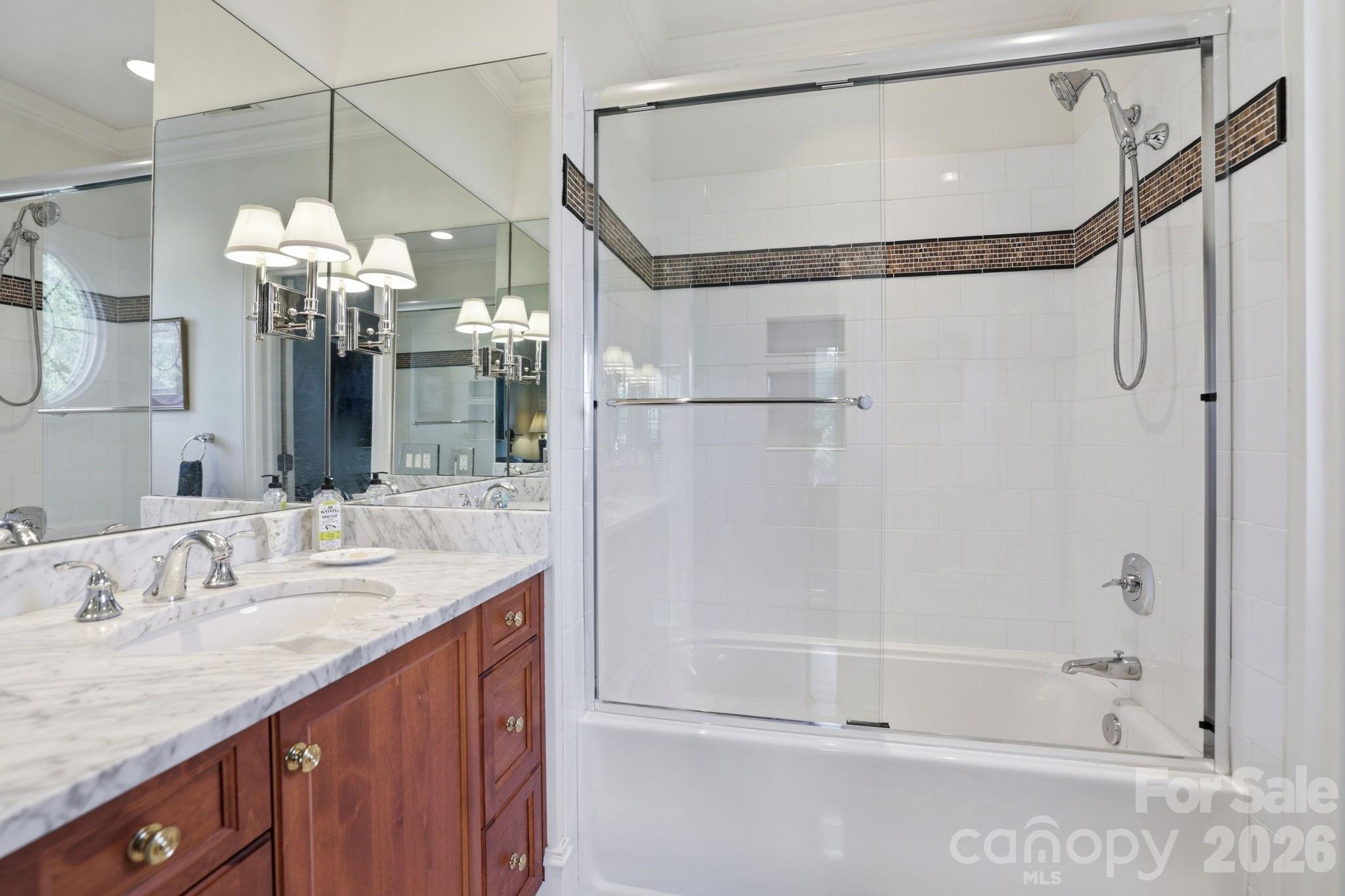 2044 Queens Road W Charlotte NC 28207