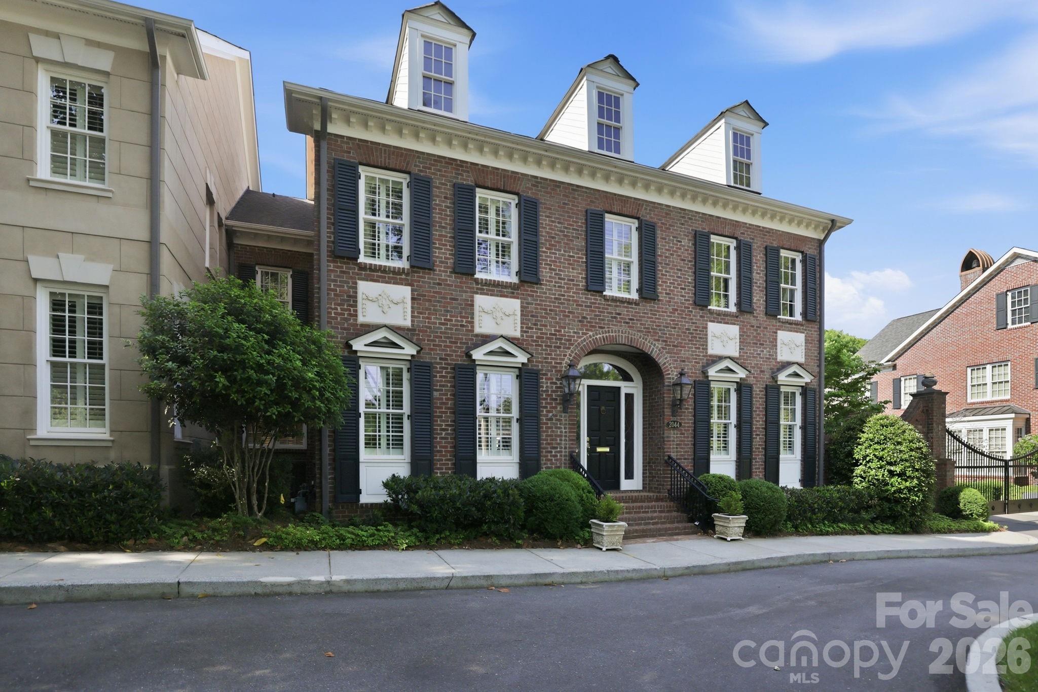 2044 Queens Road W Charlotte NC 28207