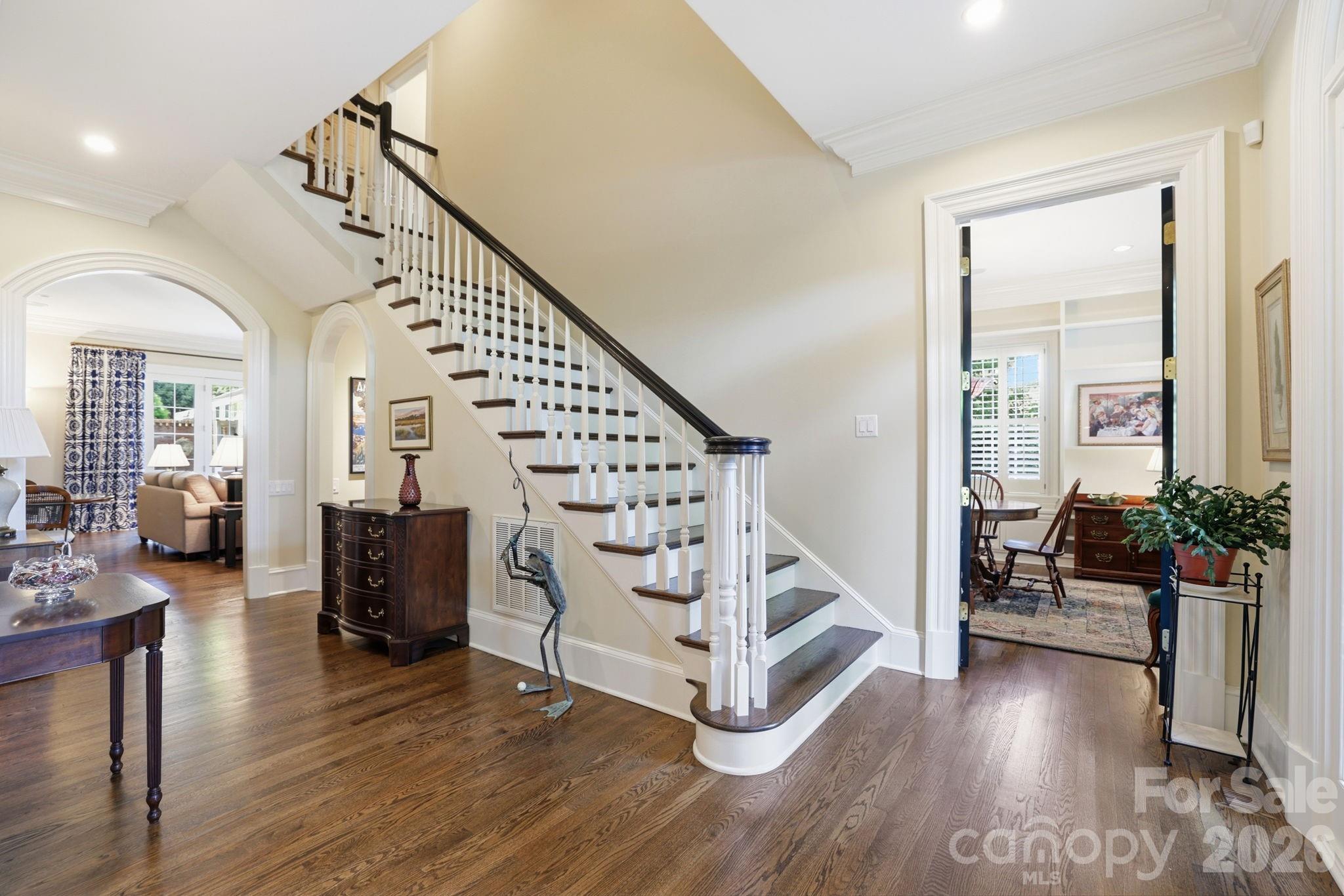 2044 Queens Road W Charlotte NC 28207