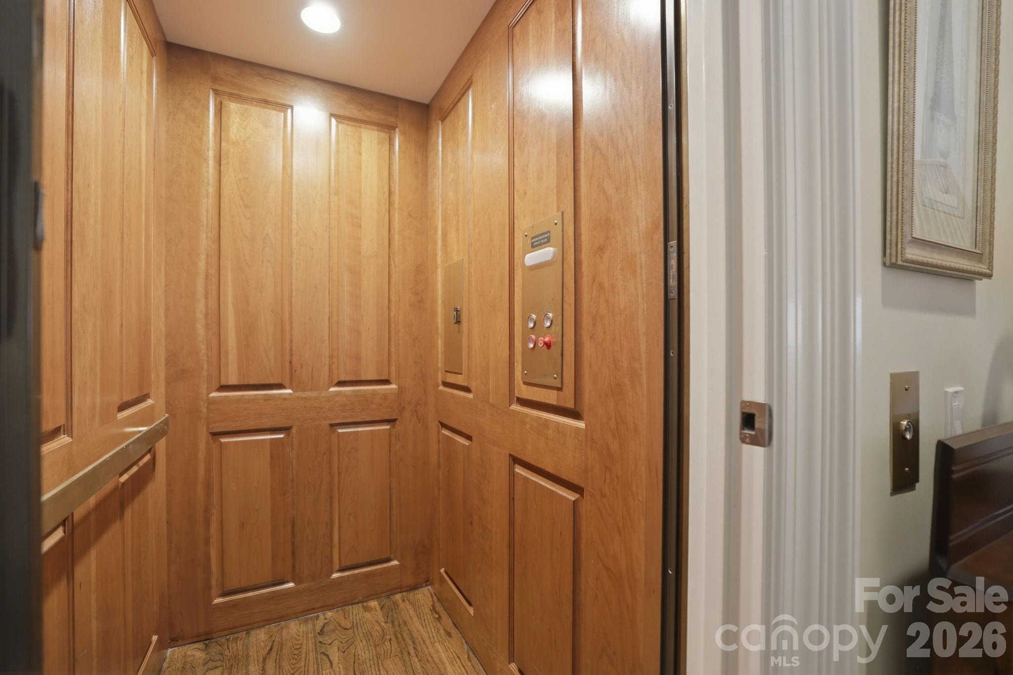 2044 Queens Road W Charlotte NC 28207