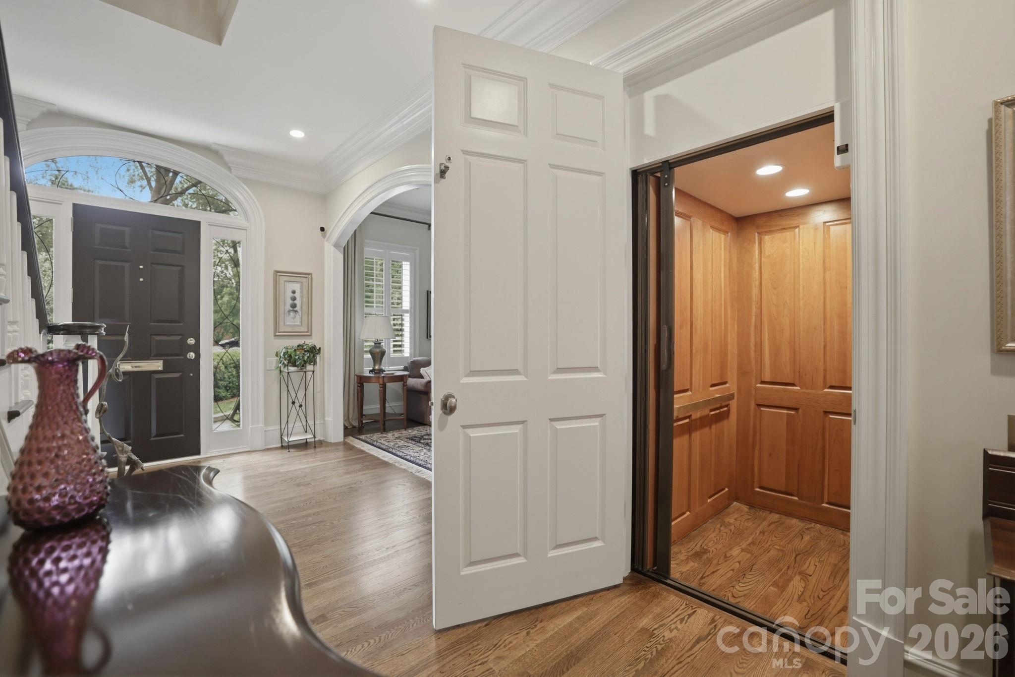 2044 Queens Road W Charlotte NC 28207