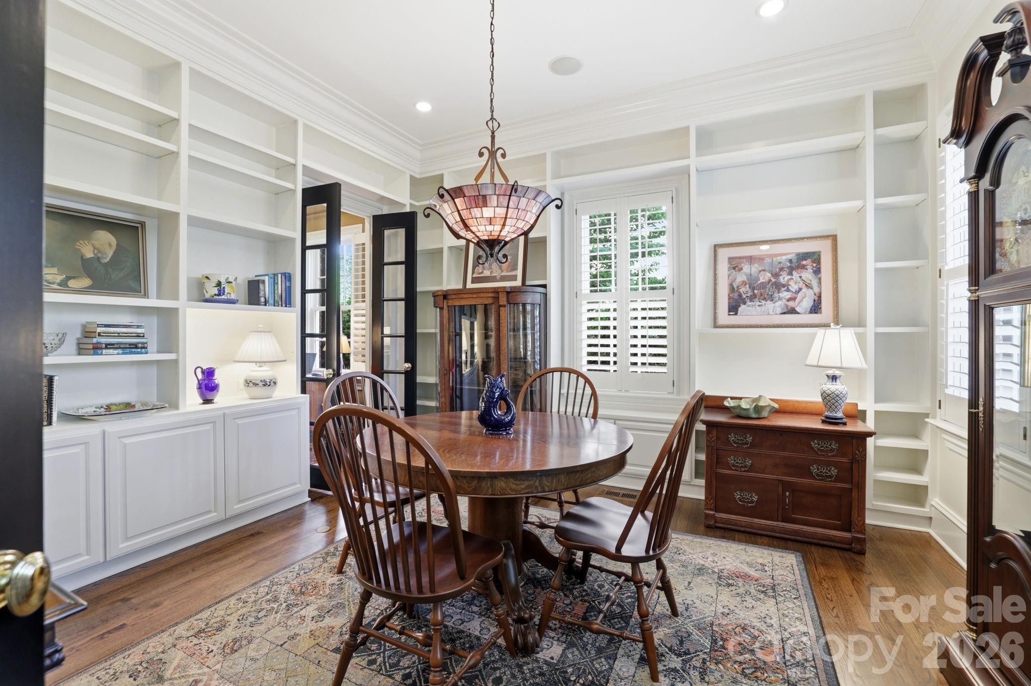2044 Queens Road W Charlotte NC 28207