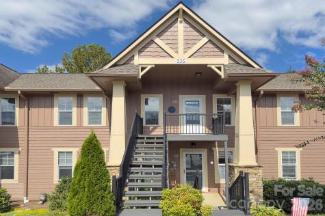 1104 Deermouse Way Hendersonville NC 28792
