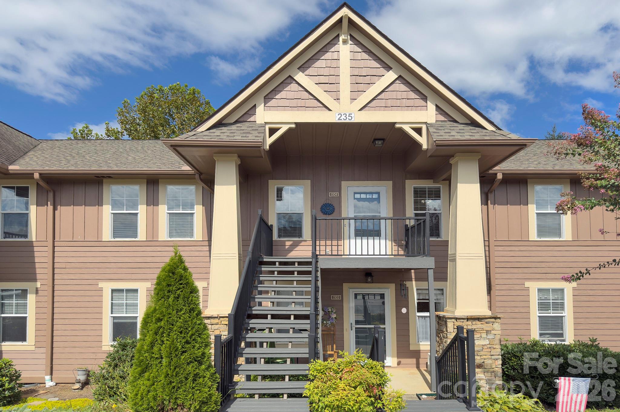 1104 Deermouse Way Hendersonville NC 28792