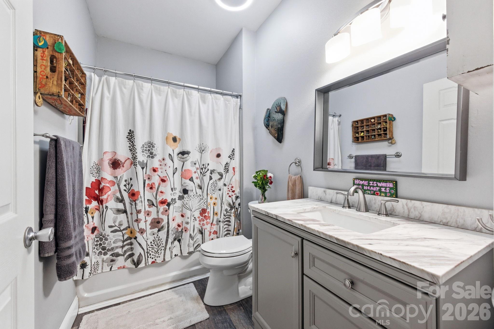 600 Vista Lake Drive Candler NC 28715