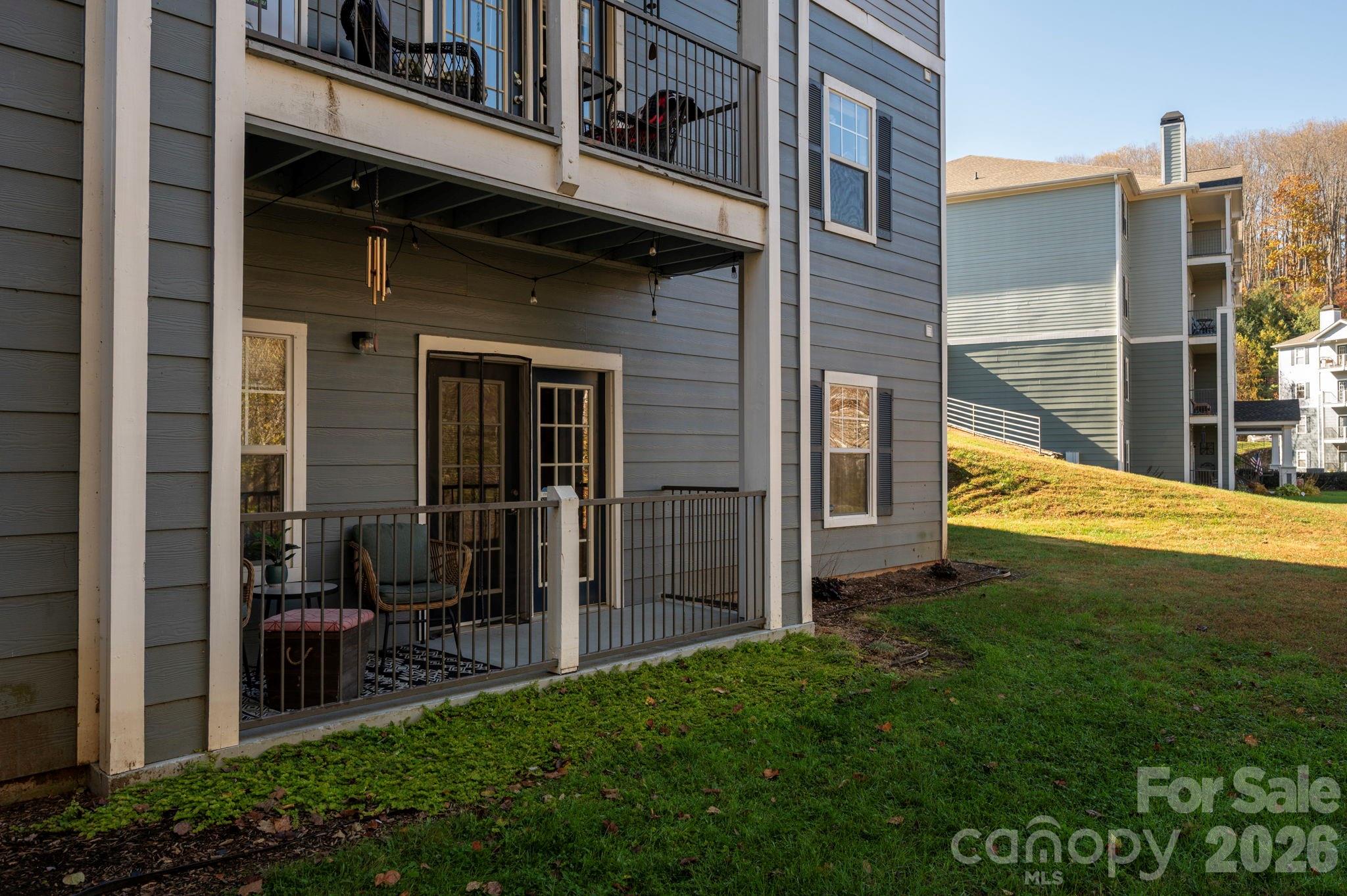 600 Vista Lake Drive Candler NC 28715