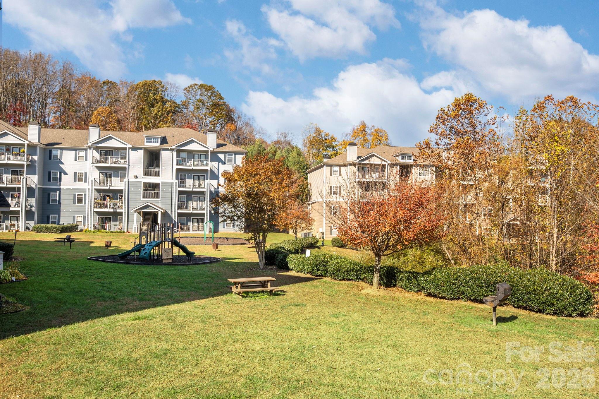 600 Vista Lake Drive Candler NC 28715