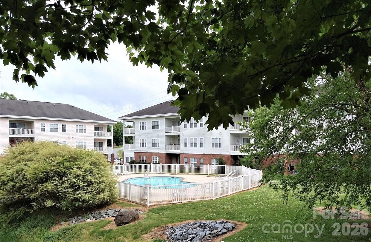 8633 Coralbell Lane Charlotte NC 28213