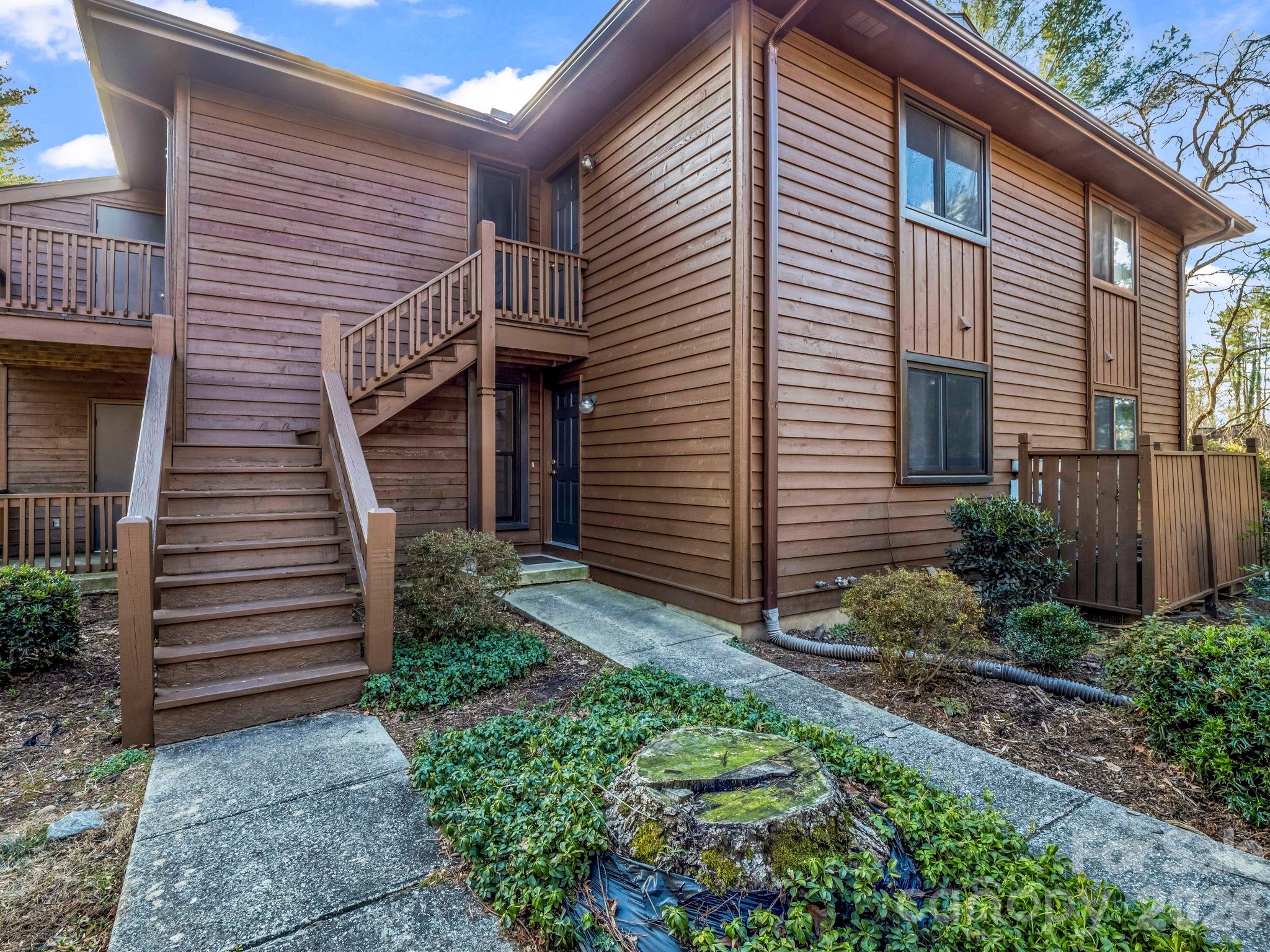 520 Courtwood Lane Hendersonville NC 28739