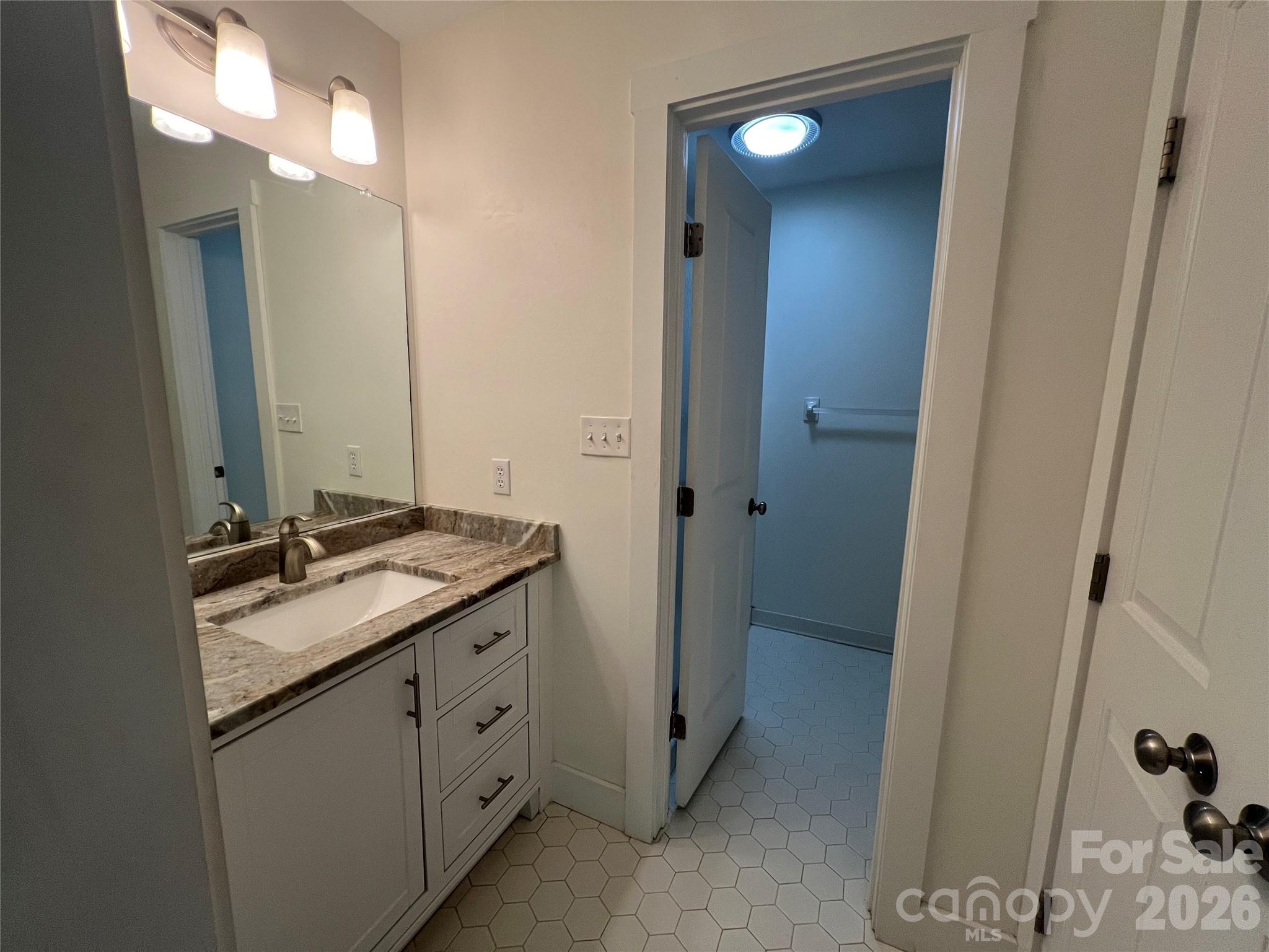 609 Crowfields Lane Asheville NC 28803