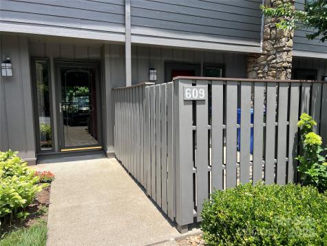 609 Crowfields Lane Asheville NC 28803