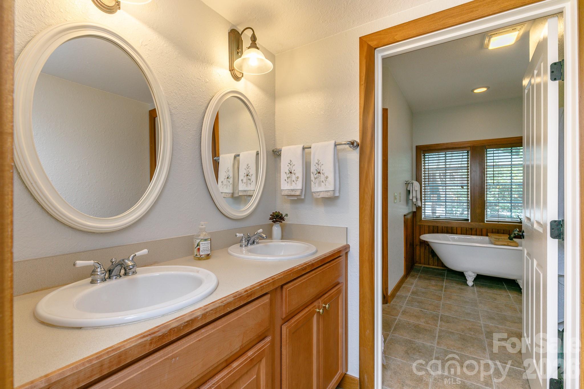 222 Creekside Way Burnsville NC 28714