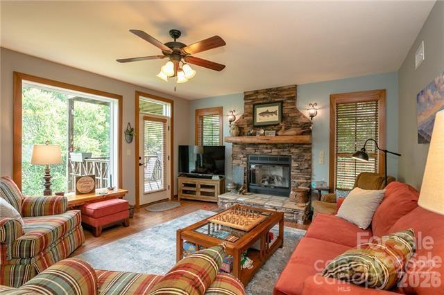 222 Creekside Way Burnsville NC 28714
