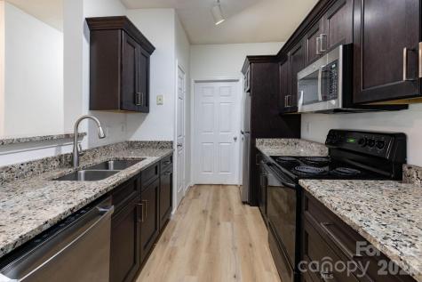 400 Vista Lake Drive Candler NC 28715