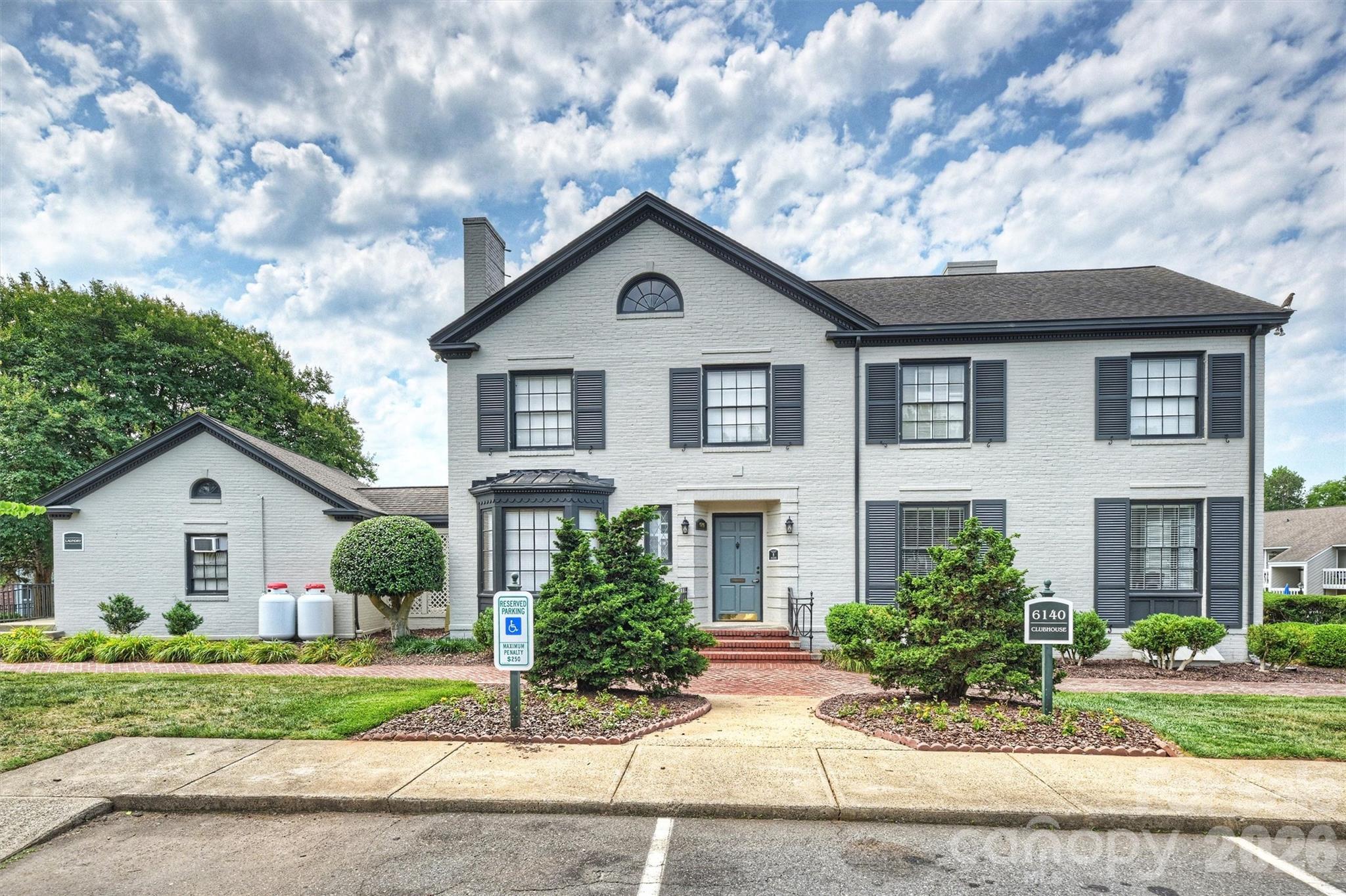 3131 Heathstead Place Charlotte NC 28210