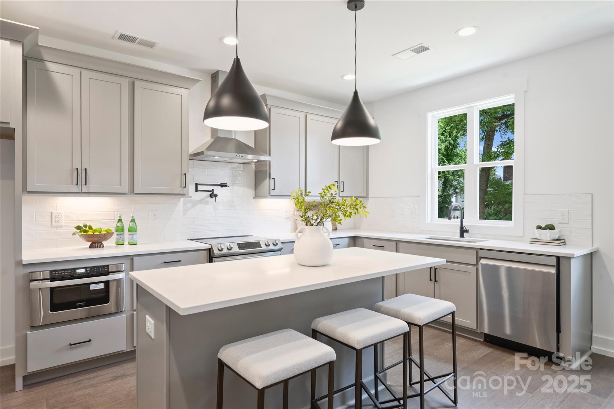 209 Coxe Avenue Charlotte NC 28208
