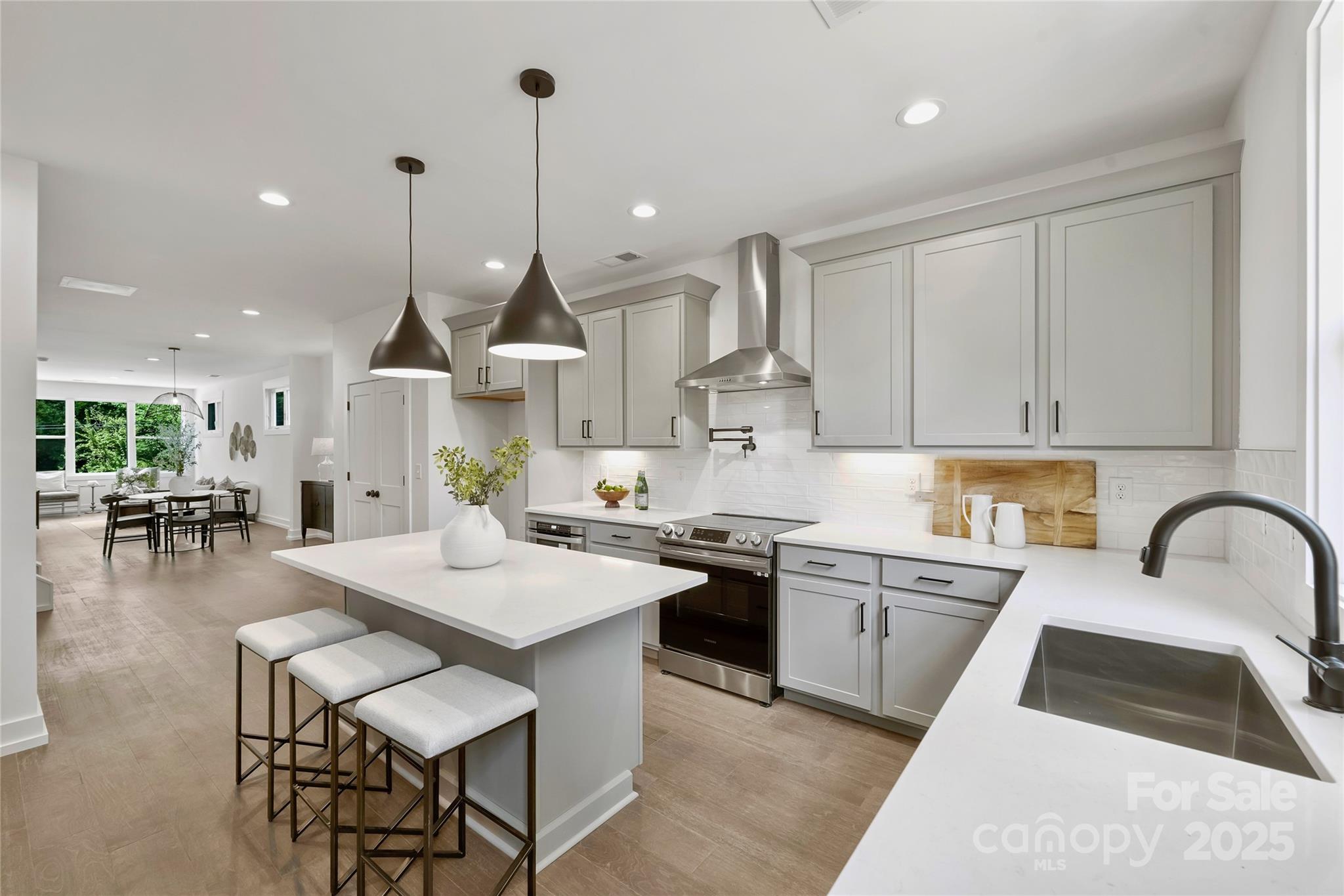 209 Coxe Avenue Charlotte NC 28208